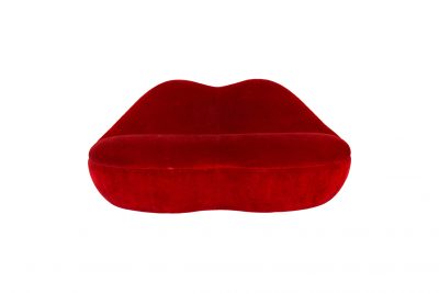 Оренда (прокат) диван “Губи” тканинний червоного кольору 1500 грн/доба